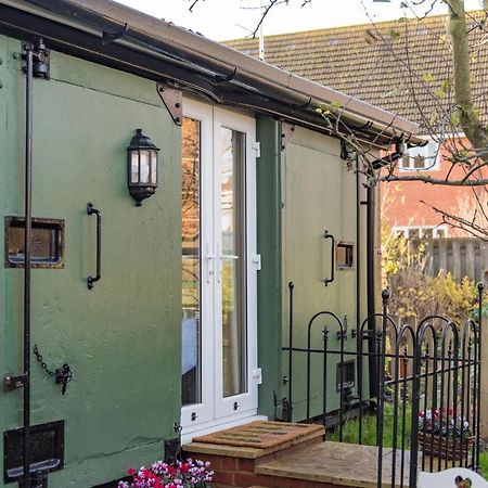 Plumcot Halt By Bloom Stays Canterbury Exterior photo