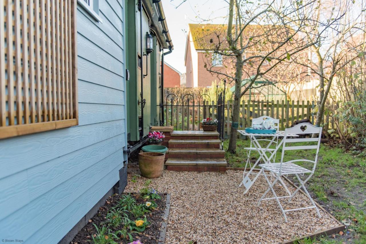 Plumcot Halt By Bloom Stays Canterbury Exterior photo